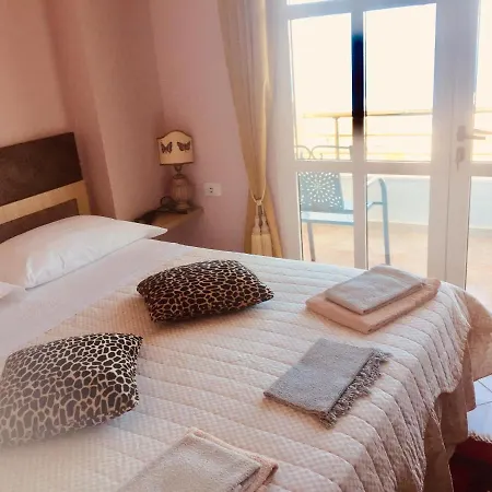 Casa Vacanze Nail بيت ضيافة فلورا